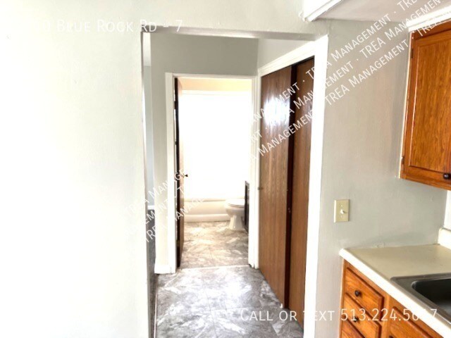 Building Photo - 2840 Blue Rock Rd