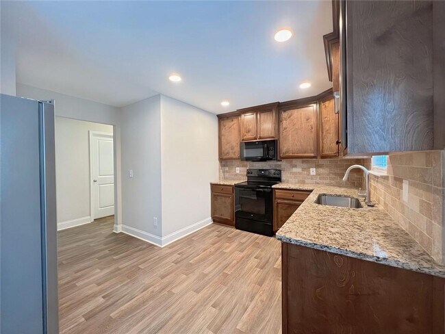 Building Photo - 5332 Lawson Lake Dr