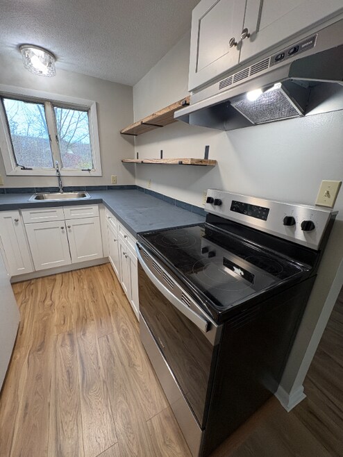 Building Photo - 26 Hadley Rd