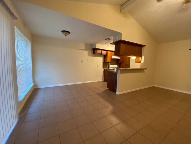 Building Photo - Charming 3 bed/2 bath home for rent in the Old River Manor subdivision in Channelview,