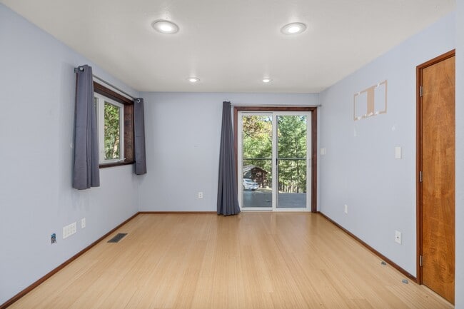 Building Photo - 1801 Wagon Trail Dr