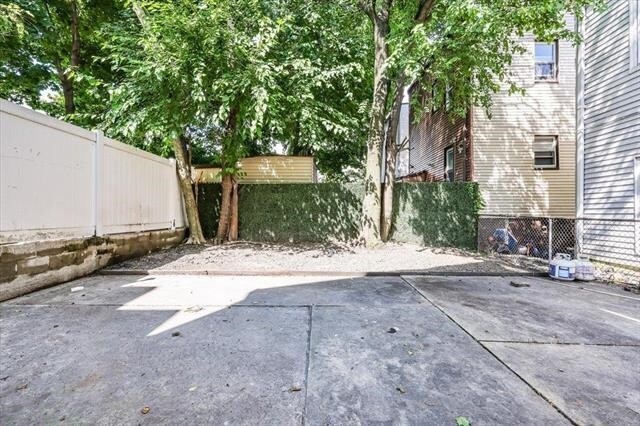 Building Photo - 32 Claremont Ave