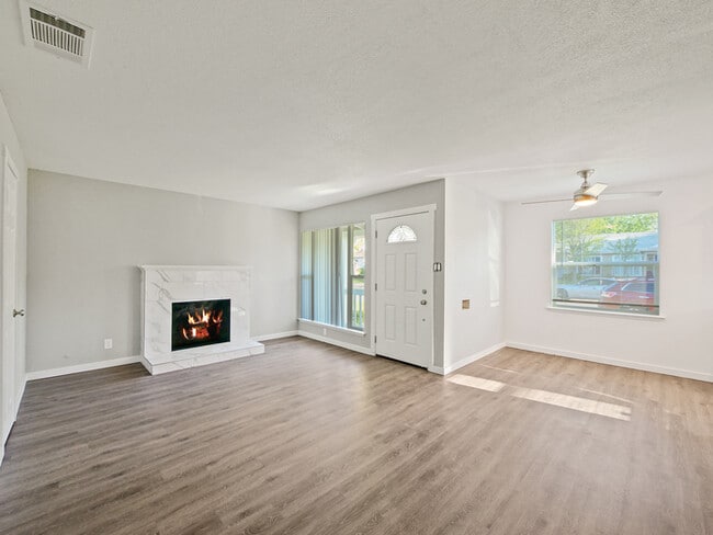 Building Photo - FOR RENT in Sacramento! 2533 Michelle Dr, ...