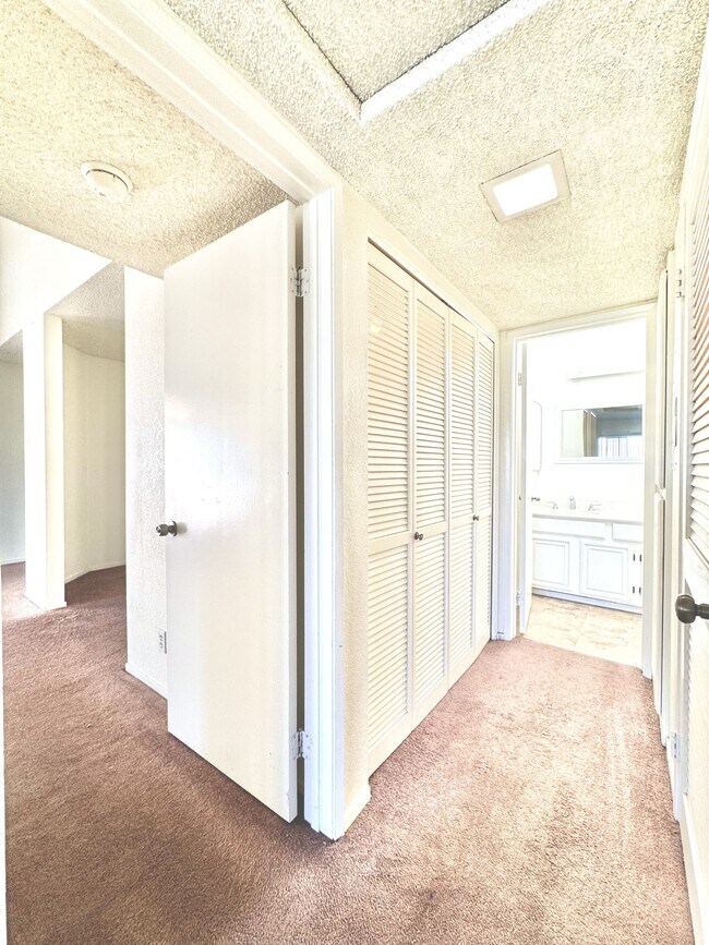 Building Photo - 3371 Baywood Terrace