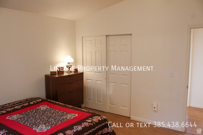 Building Photo - 412 Simoron Dr