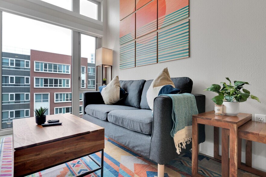 Building Photo - 185 Channel St