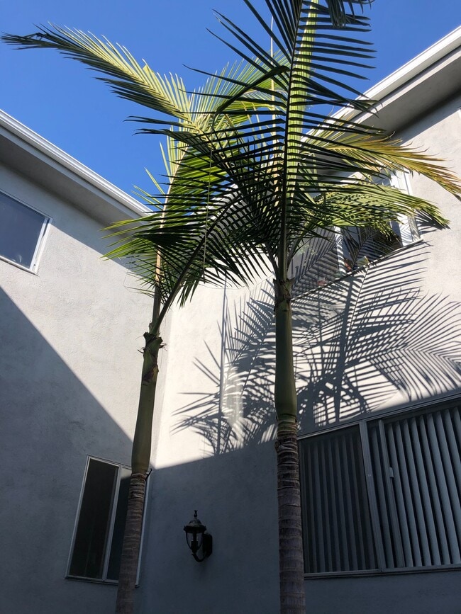 Building Photo - 11007 Palms Blvd