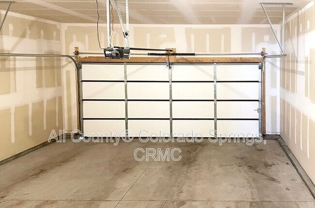 Building Photo - 610 Thimbleberry Point