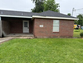 Building Photo - 2304 Merwood St