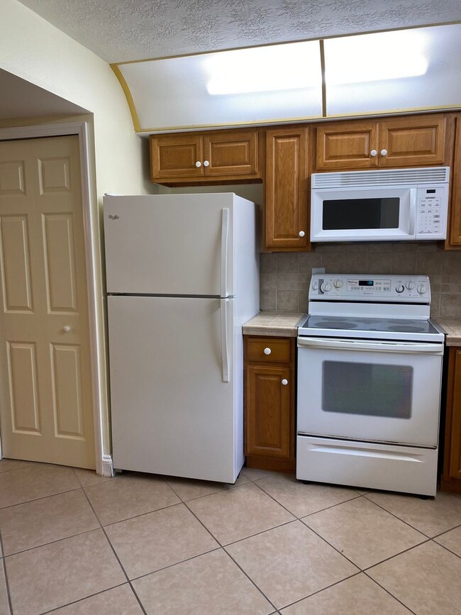 Building Photo - 55+ community 2 BED 2 BATH  in High Point of Fort Pierce