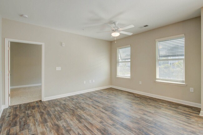 Building Photo - 7202 Bowen Corner Avenue Apt #Unit 10, Han...