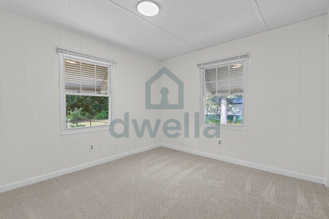 Building Photo - Close to Everything-Lexington! Beautifully Renovated 3-bedroom, 2-bath home in the highly sought-...
