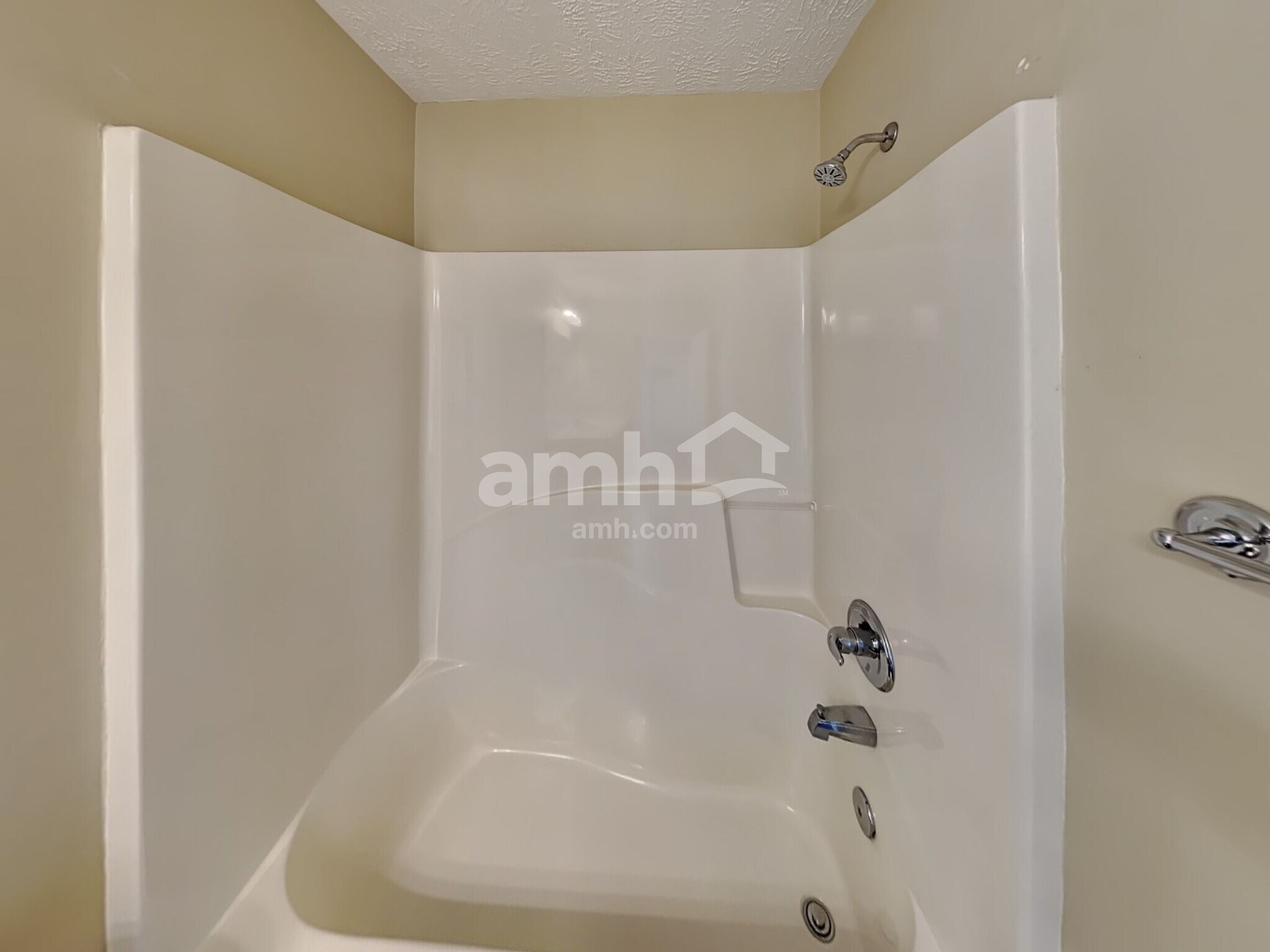 Building Photo - 313 School House Ct