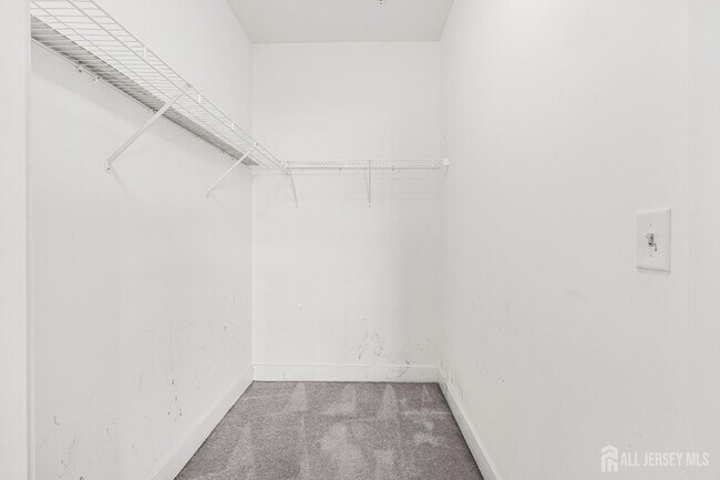 Building Photo - 714 Stiller Ln