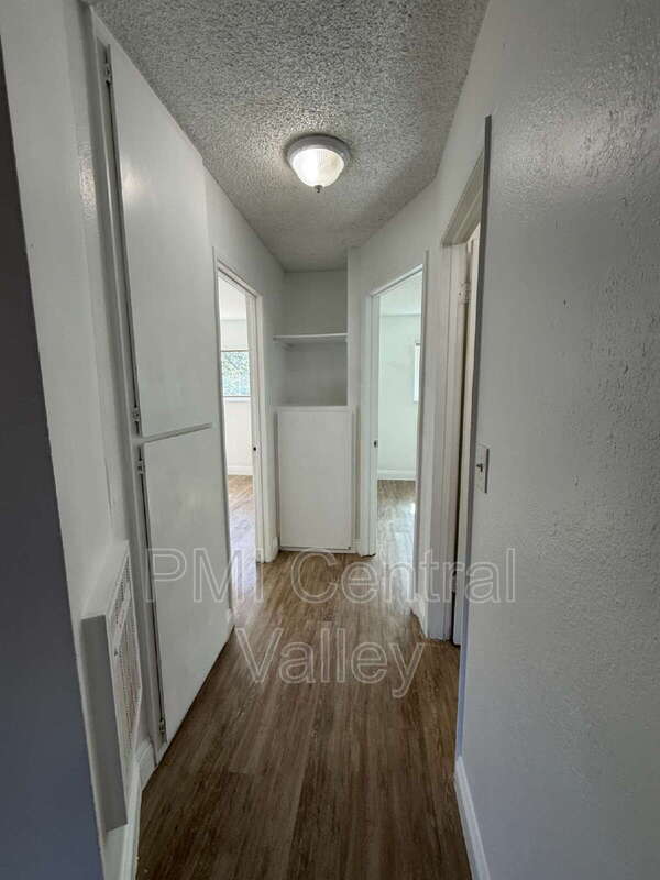Building Photo - 1220 Fairview Dr