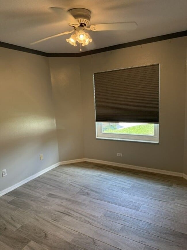 Building Photo - Well maintained home in Silver Oaks! Great location!