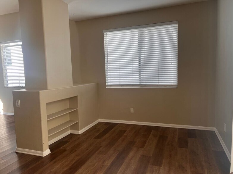 Building Photo - 27934 Crown Ct Cir