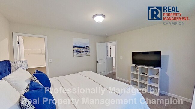 Building Photo - Spacious 3 BD/2.5 BA Home with Office Featuring Open Floorplan