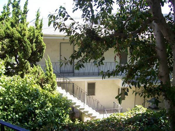 Building Photo - 667 Levering Ave