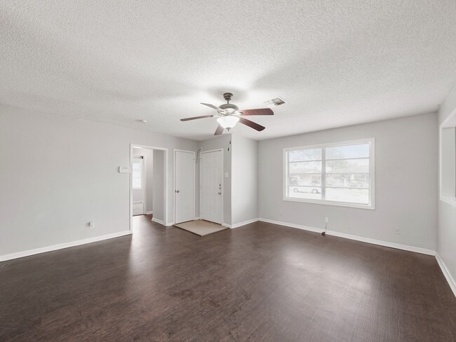 Building Photo - 3006 14th Ave N