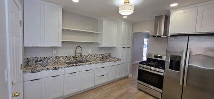 Building Photo - 14603 S Orchard Ave