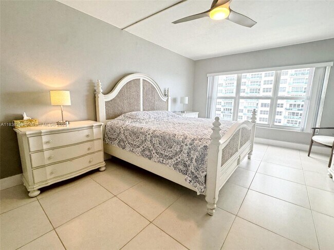 Building Photo - 3850 Galt Ocean Dr