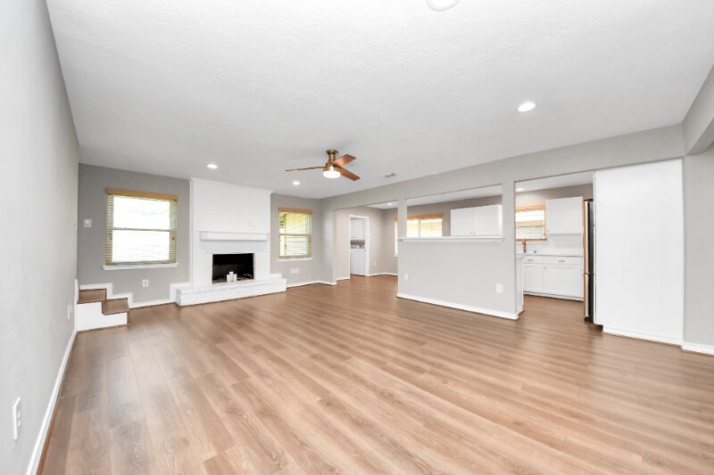 Building Photo - 25603 Pine Acres Cir