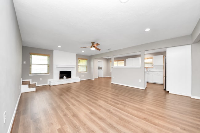 Building Photo - 25603 Pine Acres Cir