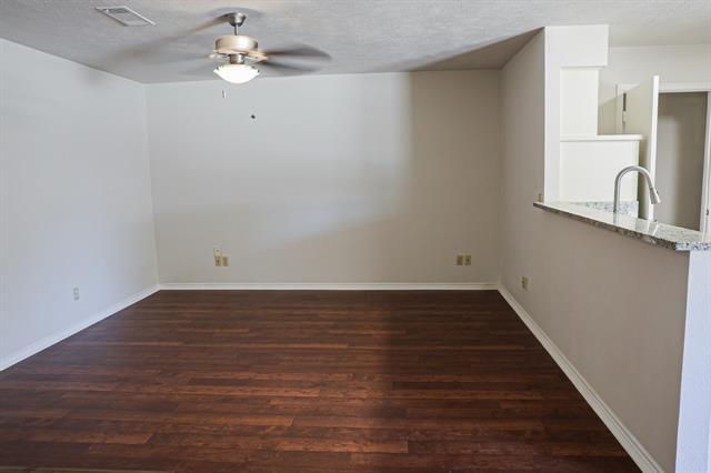 Building Photo - 1302 Crescent St
