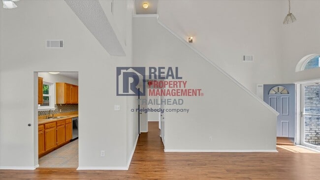 Building Photo - 732 Burlington Ave