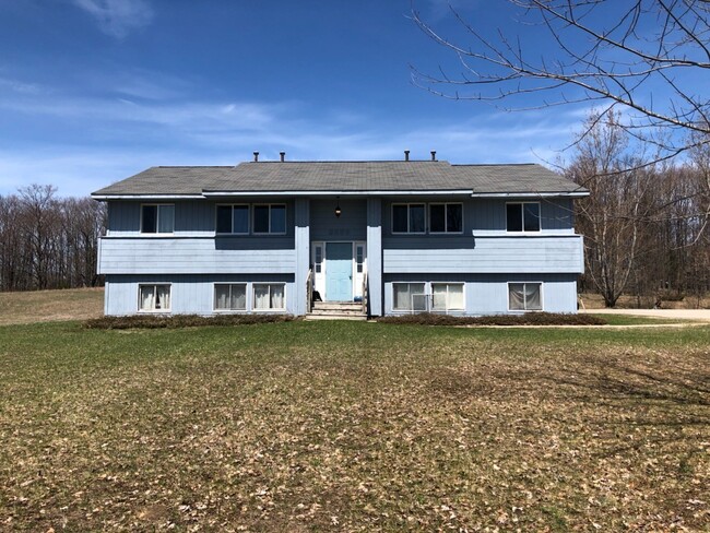 Primary Photo - 3363 Mahoney Dr