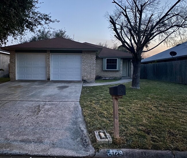 Building Photo - 2029 Mynah Ave