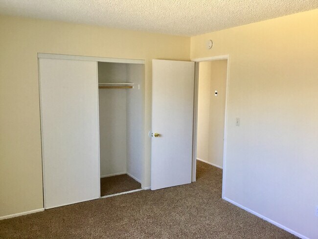 Building Photo - Goleta-6309