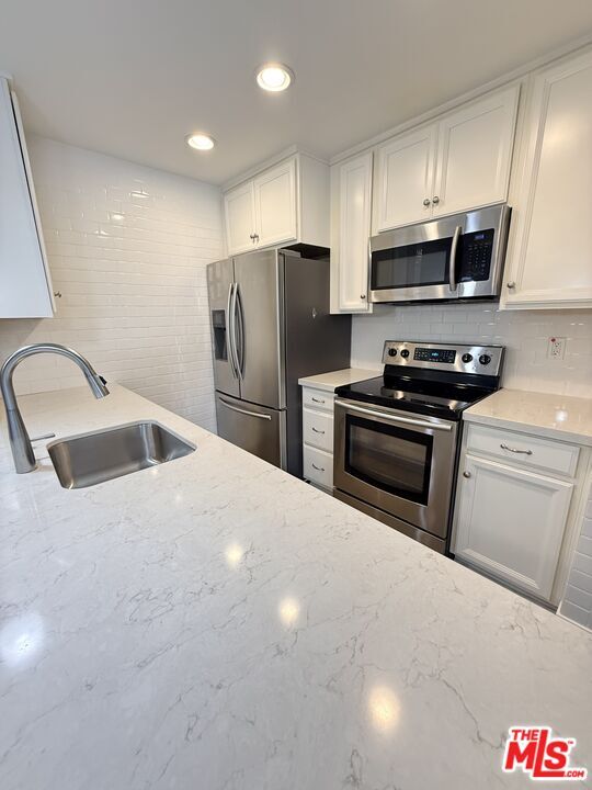 Building Photo - 5257 Radford Ave