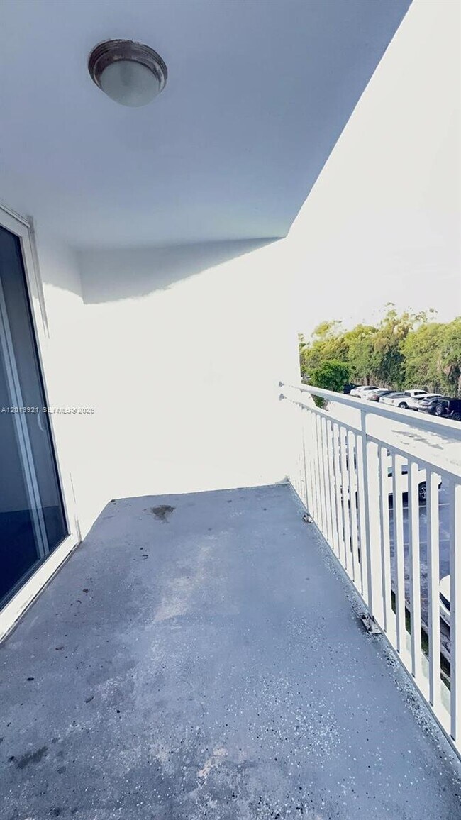Building Photo - 6940 Miami Gardens Dr