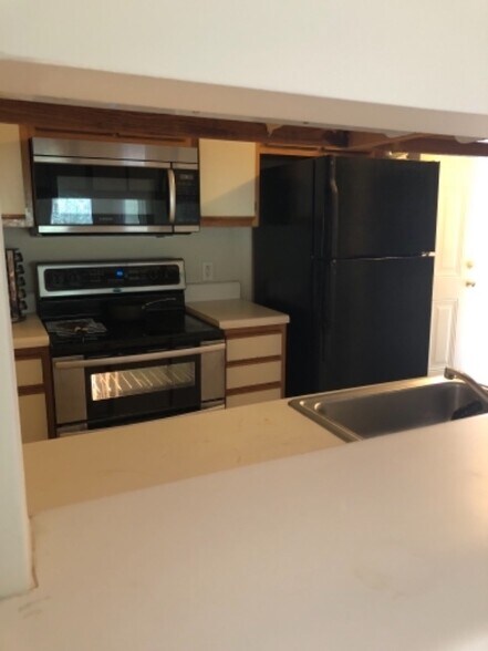 Building Photo - 1431 Collegiate Cir