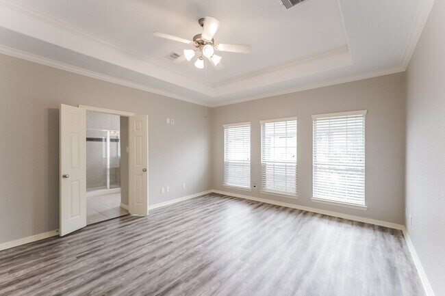 Building Photo - 3215 Holly Thicket Dr