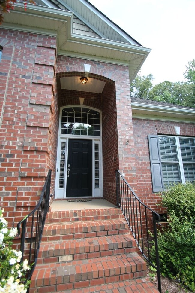 Building Photo - Exclusively Offered By Muse Realty Rentals, LLC