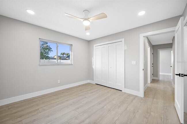 Building Photo - 1029 Bal Harbour Dr