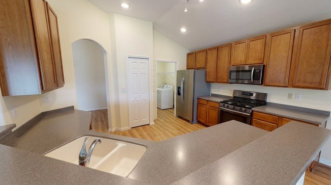 Building Photo - 515 South Valencia Cir SW