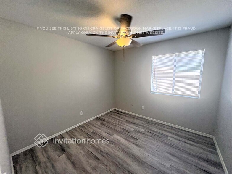 Building Photo - 7349 N 70th Dr
