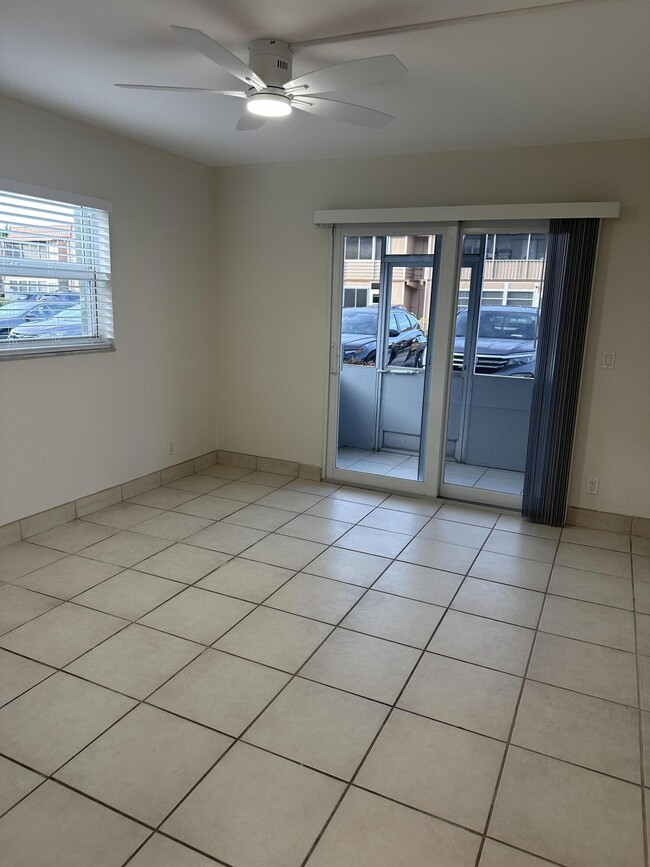 Building Photo - 344 Brittany Ave