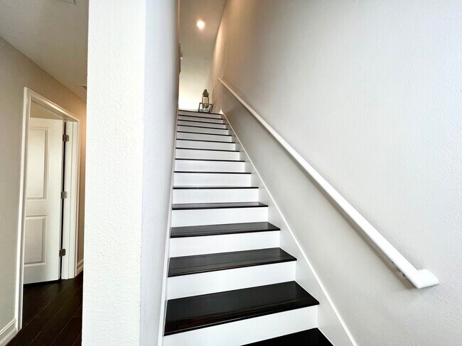 Building Photo - 5120 Bridge St