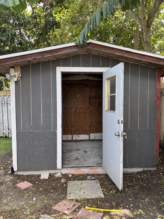 Building Photo - 4930 NW 85th Terrace