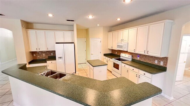 Building Photo - 7823 Fernleaf Dr