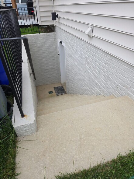 Building Photo - 9902 Obin Ln
