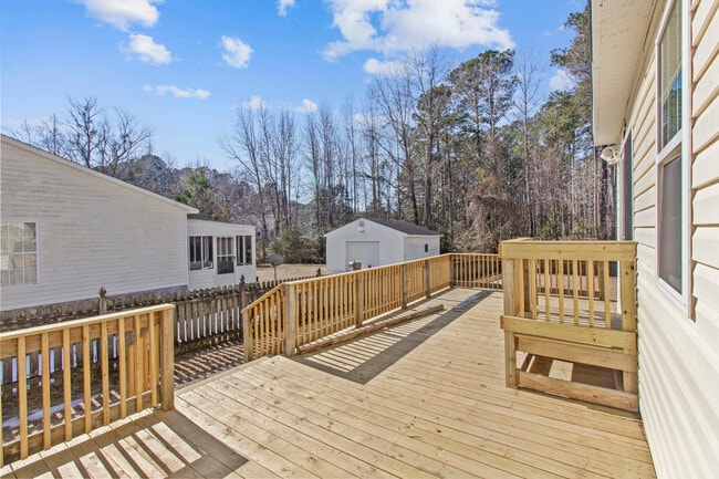 Building Photo - 107 Luke Ct