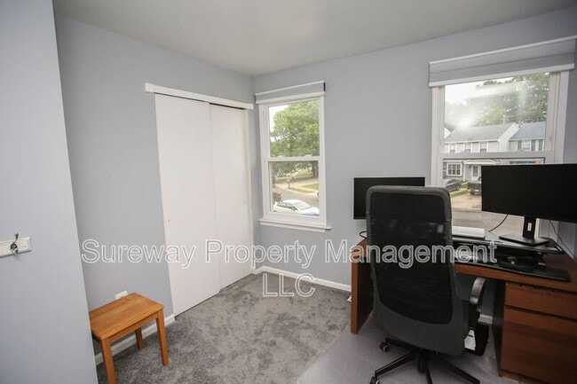 Building Photo - 146 Shoreline Dr