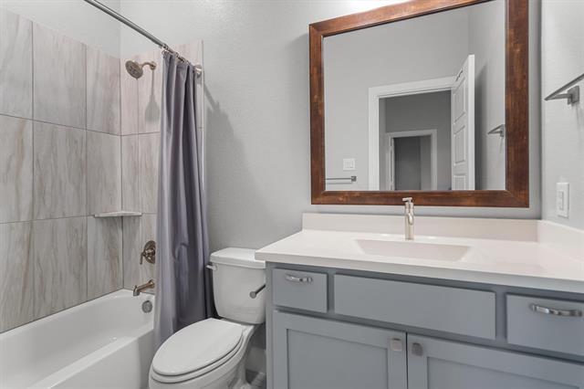 Building Photo - 2304 Clancy Dr