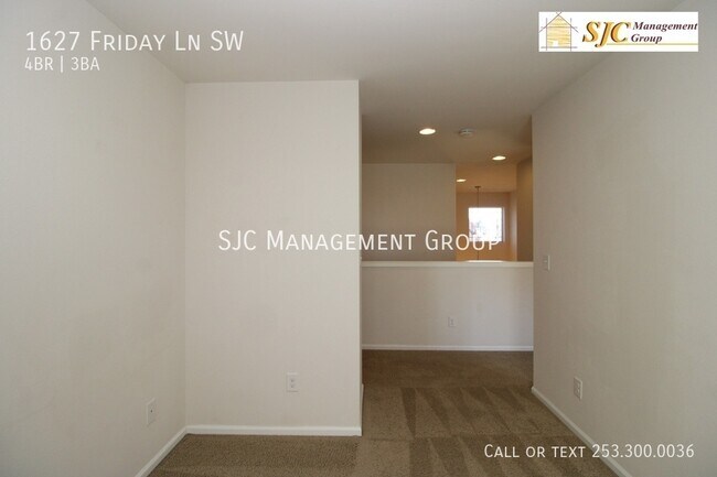 Building Photo - 1627 Friday Ln SW